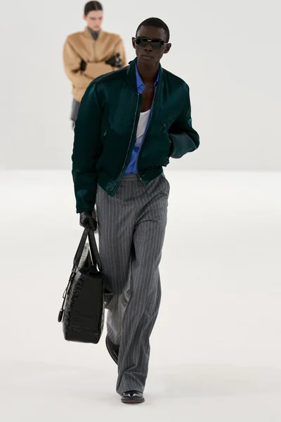 Look 28
